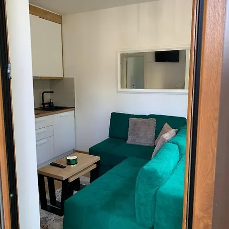 Brzzii Apartment